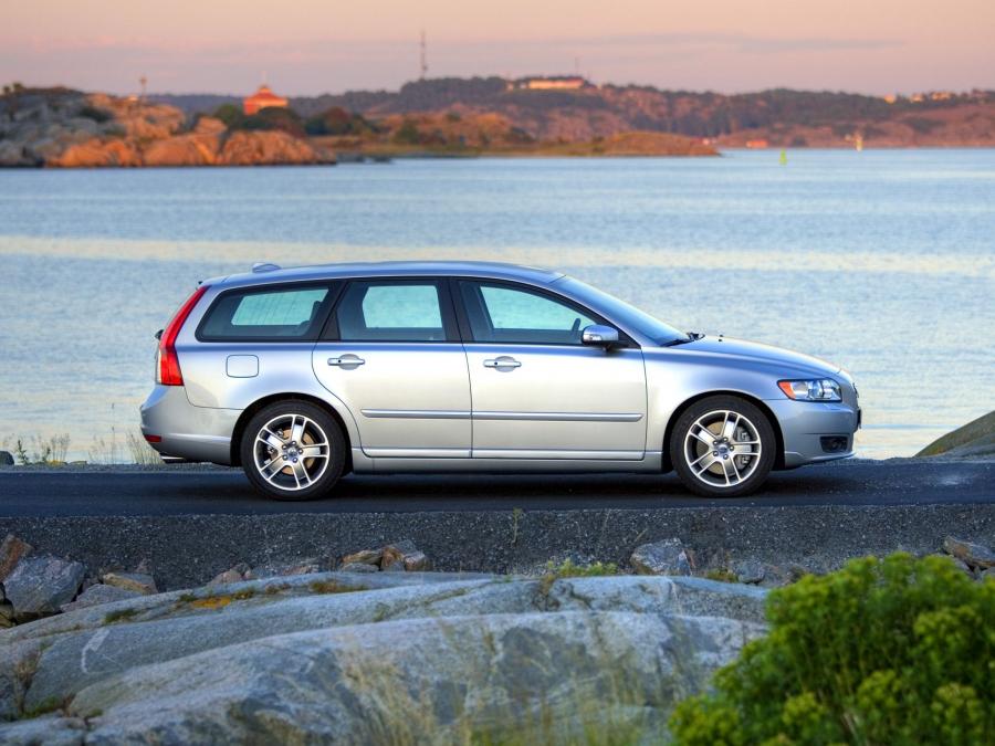  Volvo V50 T5 2007 года  (фото 16 из 47)